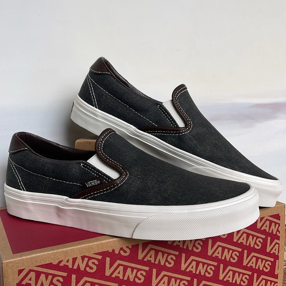 Vans WMNS Slip-On 59
C&L Black Ink
VN0A348UCH6
Sneakers - Picture 9 of 16